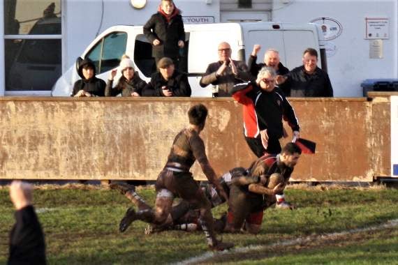 Teignmouth stun table-toppers with remarkable fightback