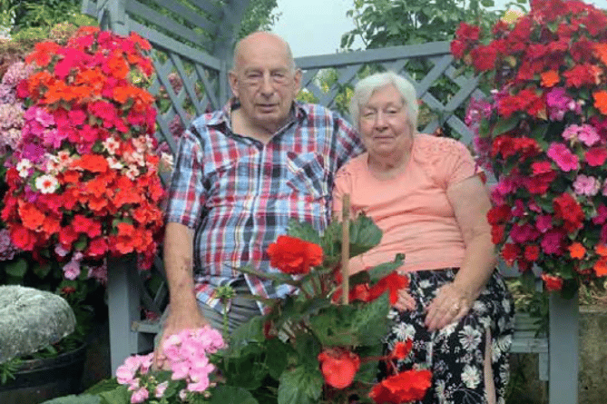 Teignmouth Bloom couple