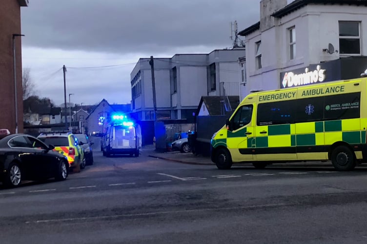 POLICE and Ambulances are involved in an ongoing incident in Newton Abbotâs Chapel Road this evening, Friday.
Picture: David Bickley (Feb 3 2023)