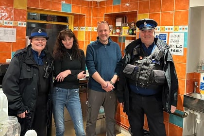 PCSOs visit youth cafe 