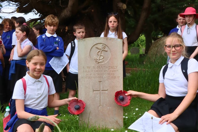 Children from Teignmouth Primary School honour war dead