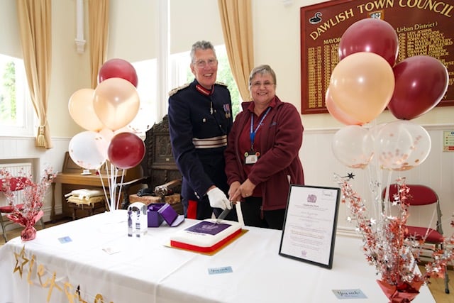 Volunteers celebrate award presentation 