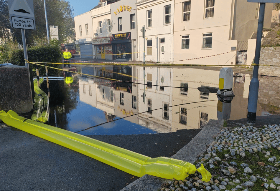 Teignbridge fire crew helps contain Plymouth oil spill 