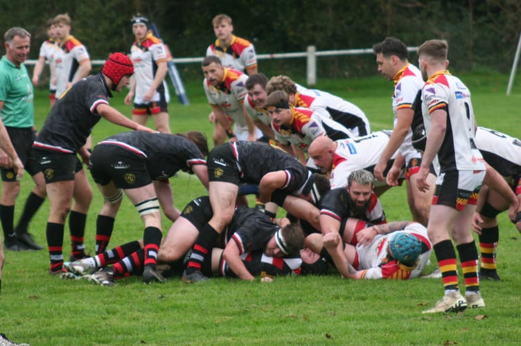 Rucking action between Teignmouth and NARFC